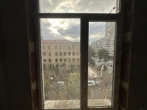 Satılır 2 otaqlı mənzil 74 m²