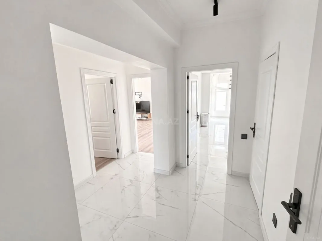 Satılır 2 otaqlı mənzil 101 m²