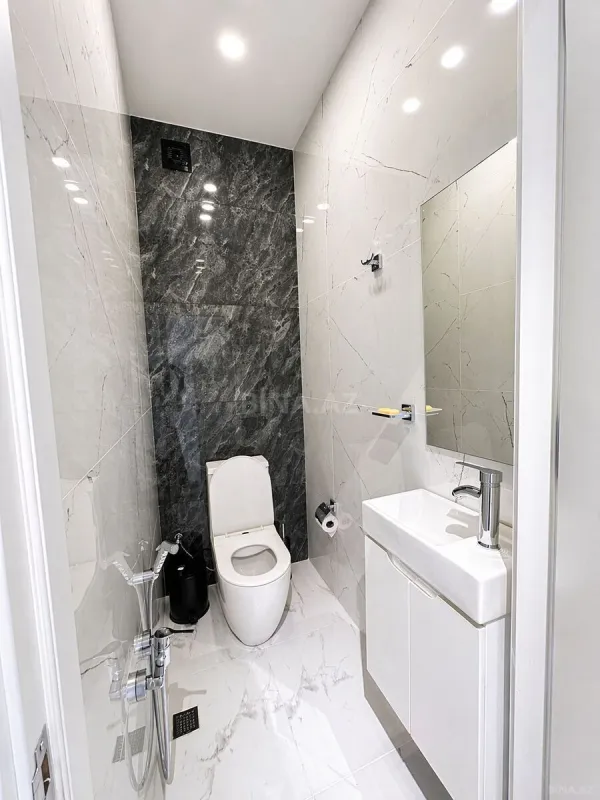 Satılır 2 otaqlı mənzil 101 m²