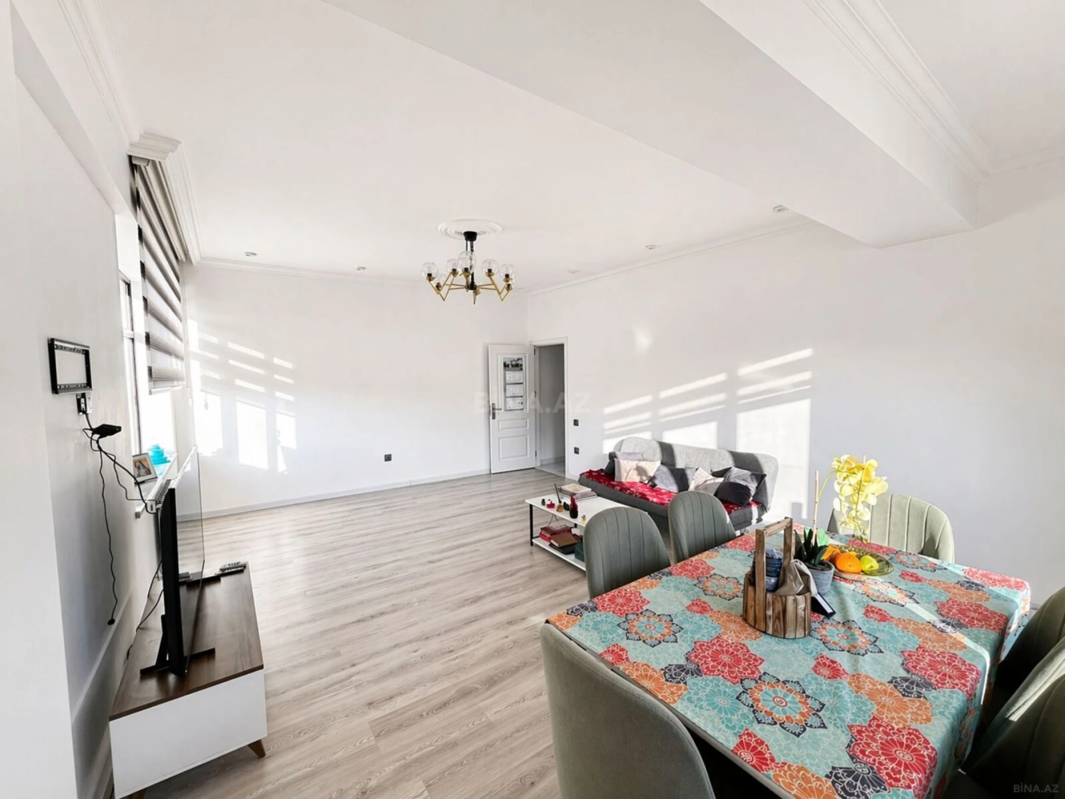 Satılır 2 otaqlı mənzil 101 m²