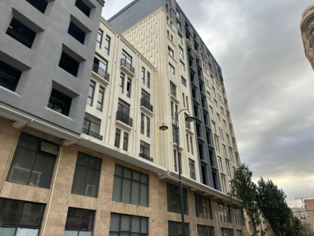Satılır 2 otaqlı mənzil 67 m²