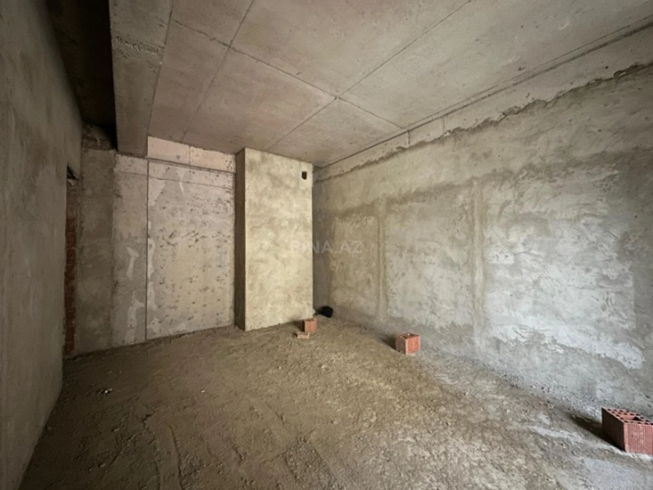 Satılır 2 otaqlı mənzil 67 m²