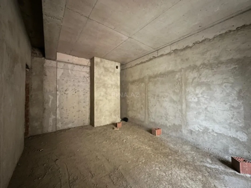 Satılır 2 otaqlı mənzil 67 m²