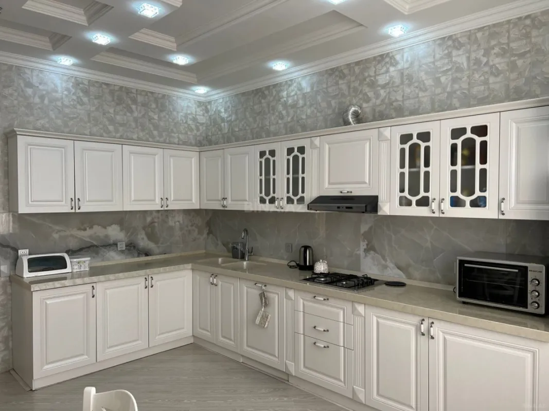 Kirayə verilir 5 otaqlı həyət evi 250 m²