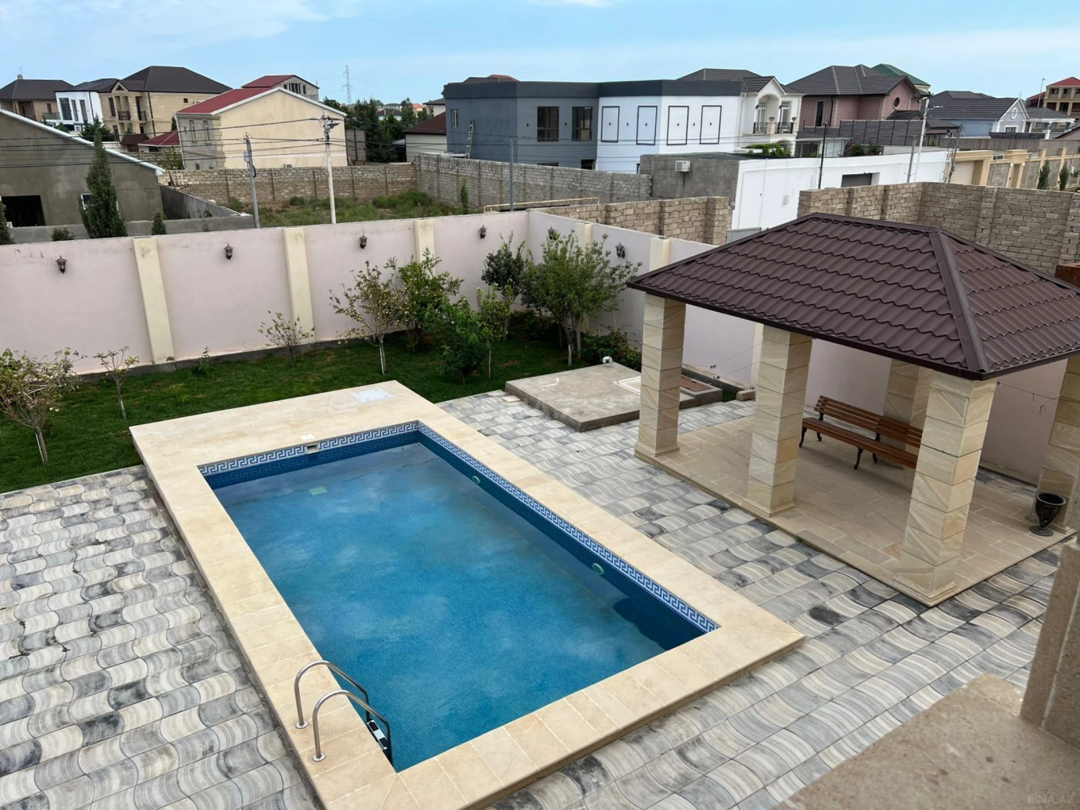 Kirayə verilir 5 otaqlı həyət evi 250 m²