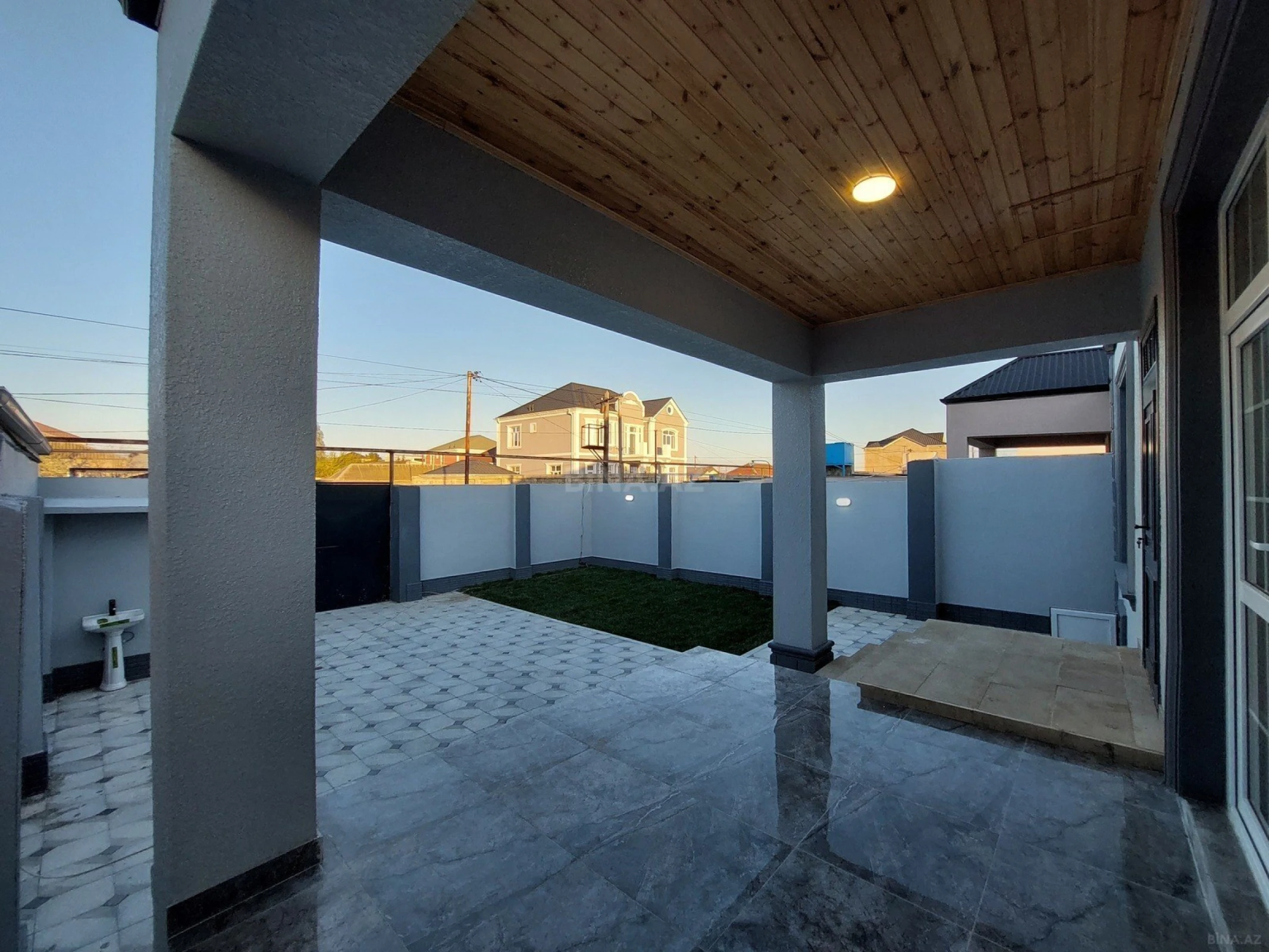 Satılır 4 otaqlı həyət evi 114 m²