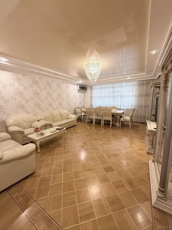 Satılır 4 otaqlı mənzil 153 m²