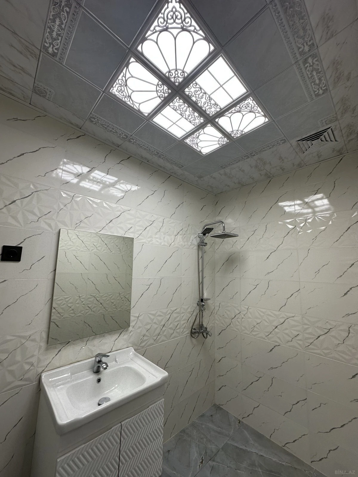 Satılır 3 otaqlı mənzil 87 m²