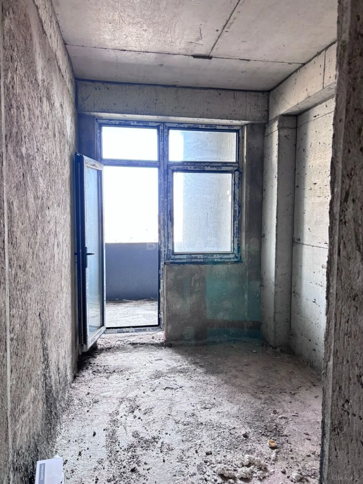 Satılır 4 otaqlı mənzil 110 m²