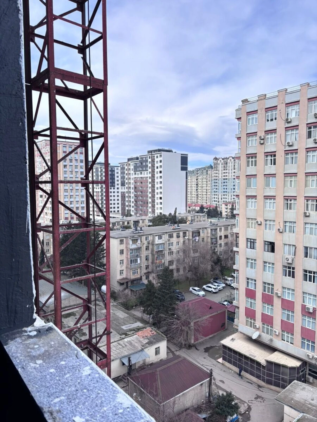 Satılır 4 otaqlı mənzil 110 m²