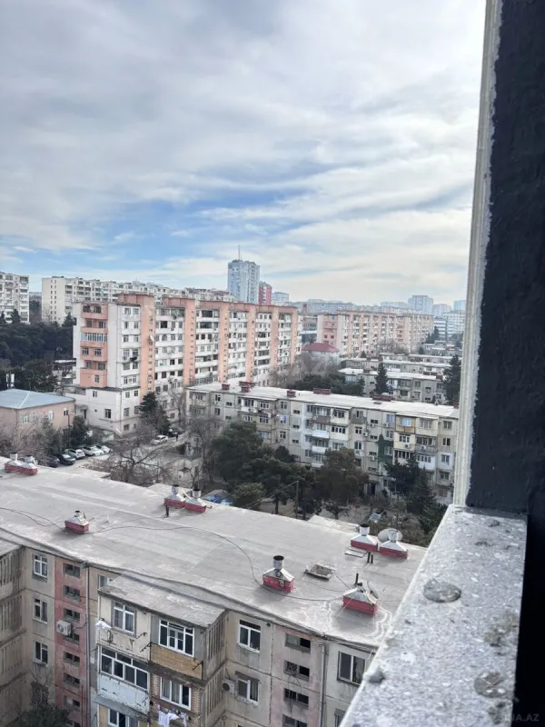 Satılır 4 otaqlı mənzil 110 m²