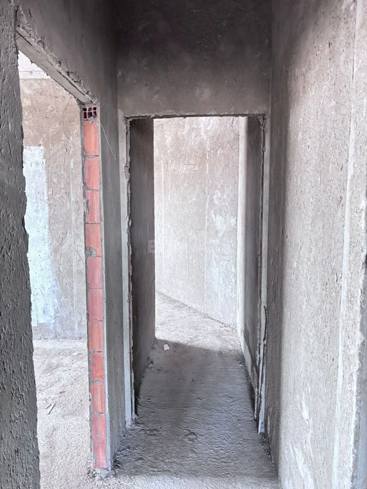 Satılır 4 otaqlı mənzil 110 m²