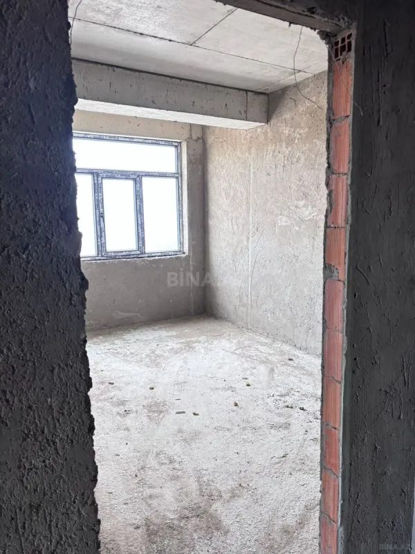 Satılır 4 otaqlı mənzil 110 m²