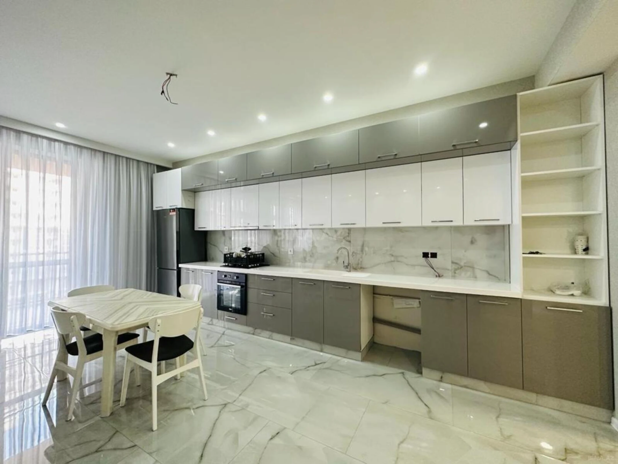 Kirayə verilir 3 otaqlı mənzil 120 m²