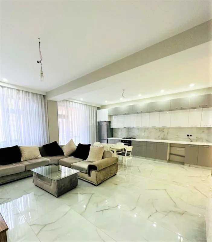 Kirayə verilir 3 otaqlı mənzil 120 m²