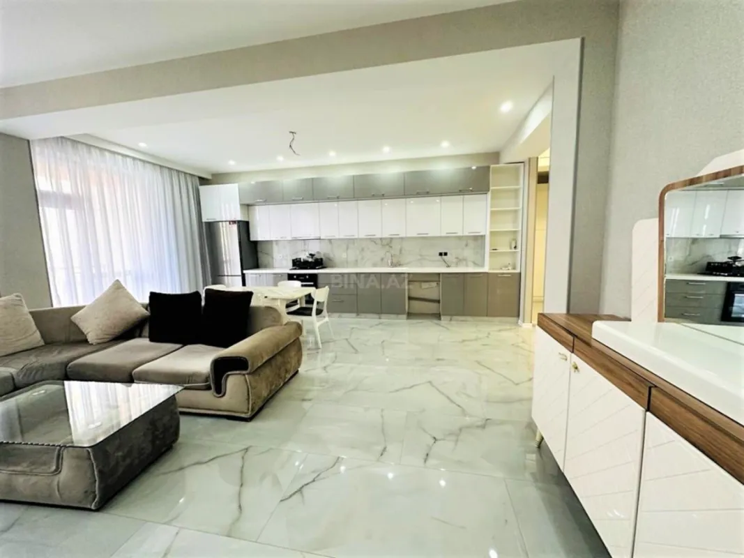 Kirayə verilir 3 otaqlı mənzil 120 m²