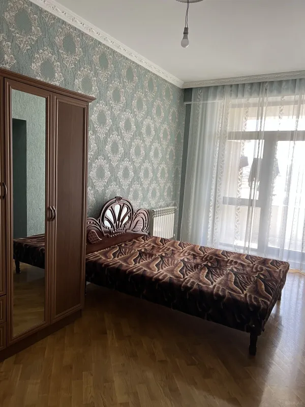 Kirayə verilir 2 otaqlı mənzil 65 m²