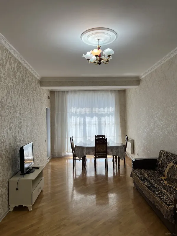 Kirayə verilir 2 otaqlı mənzil 65 m²