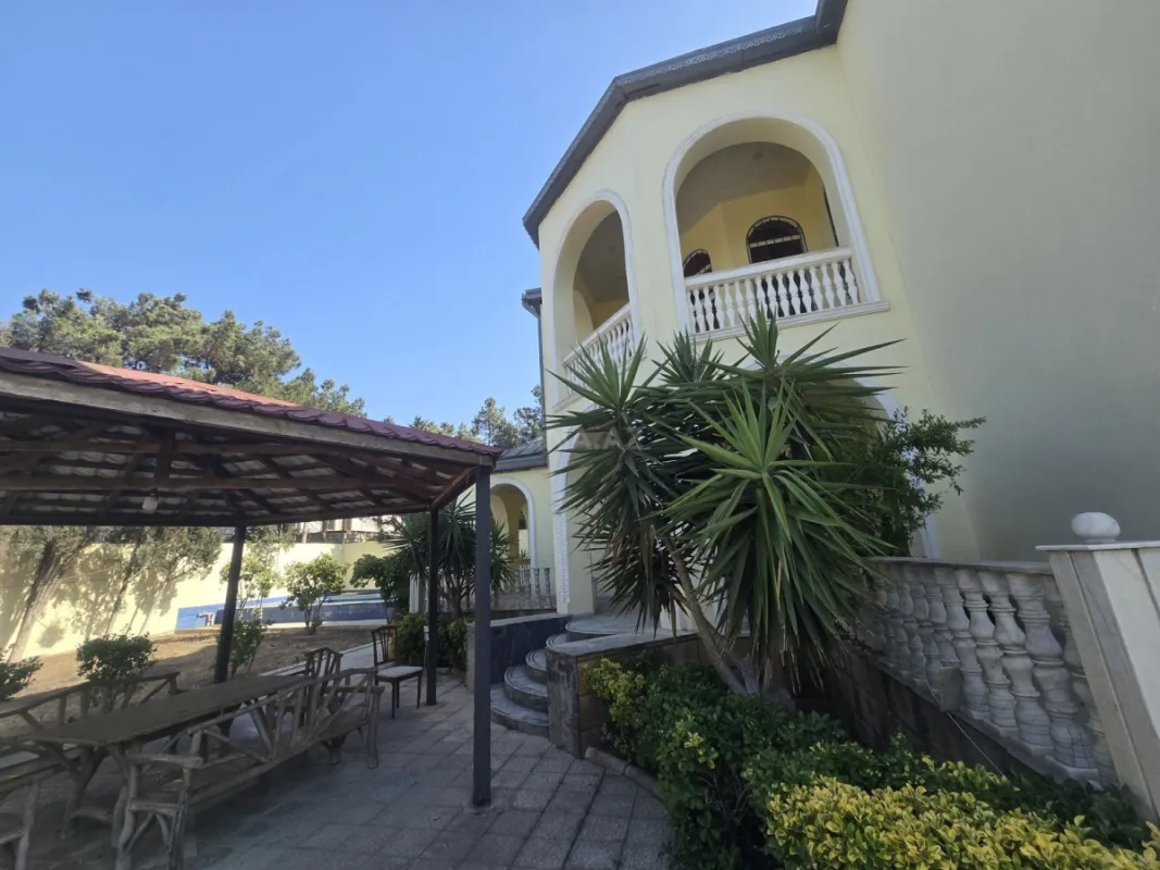 Kirayə verilir 5 otaqlı həyət evi 230 m²
