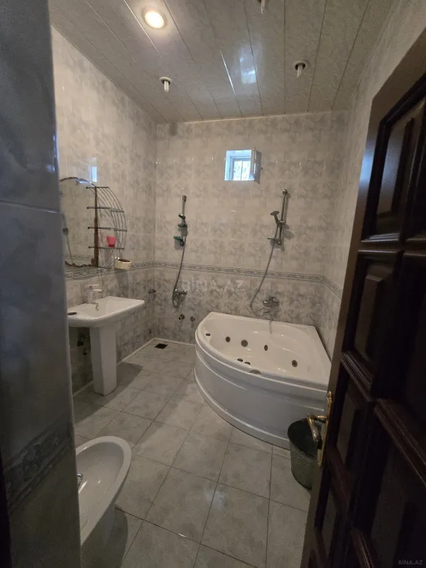 Kirayə verilir 5 otaqlı həyət evi 230 m²