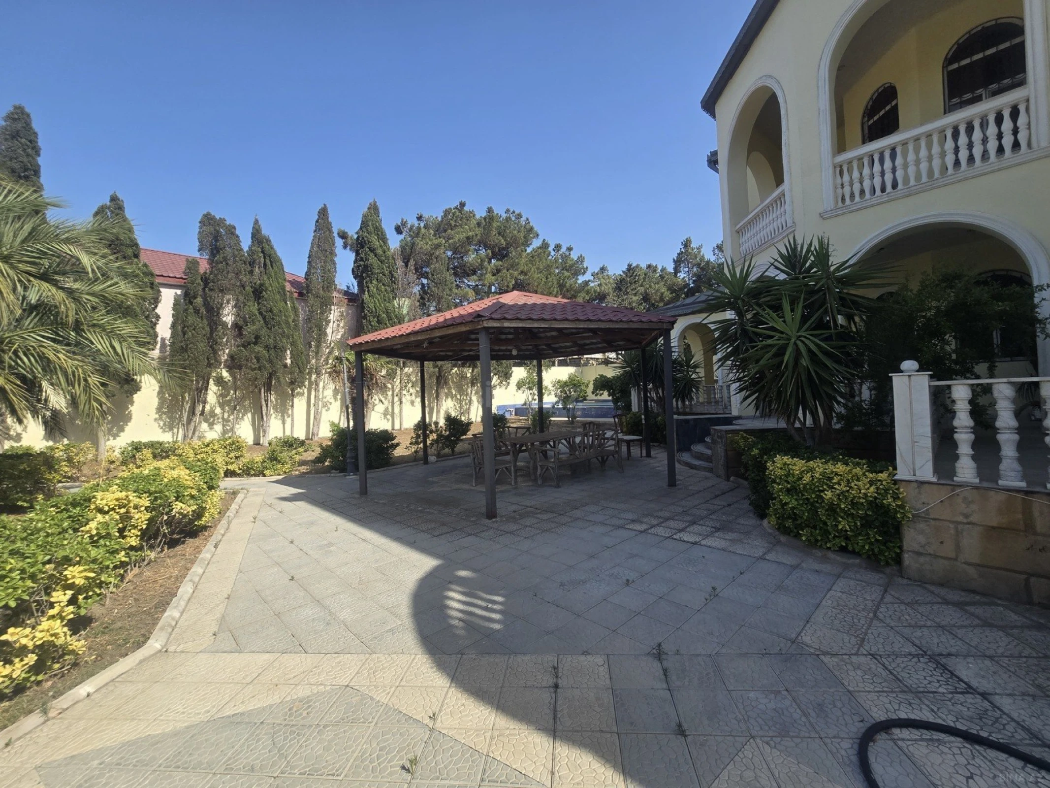 Kirayə verilir 5 otaqlı həyət evi 230 m²