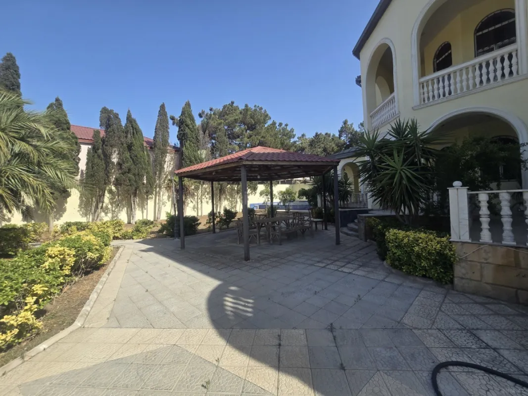 Kirayə verilir 5 otaqlı həyət evi 230 m²