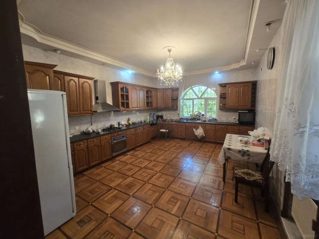 Kirayə verilir 5 otaqlı həyət evi 230 m²