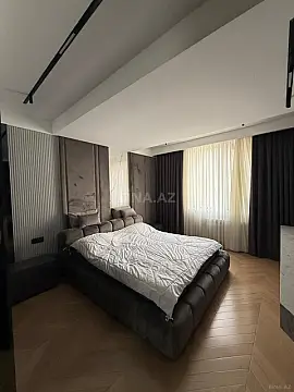 Satılır 3 otaqlı mənzil 135 m²