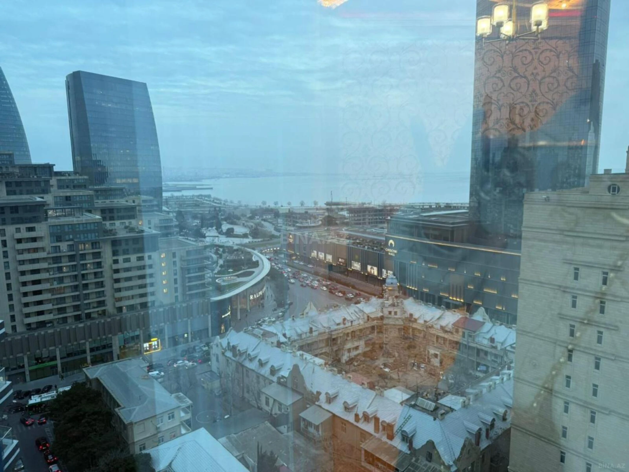 Kirayə verilir 4 otaqlı mənzil 220 m²