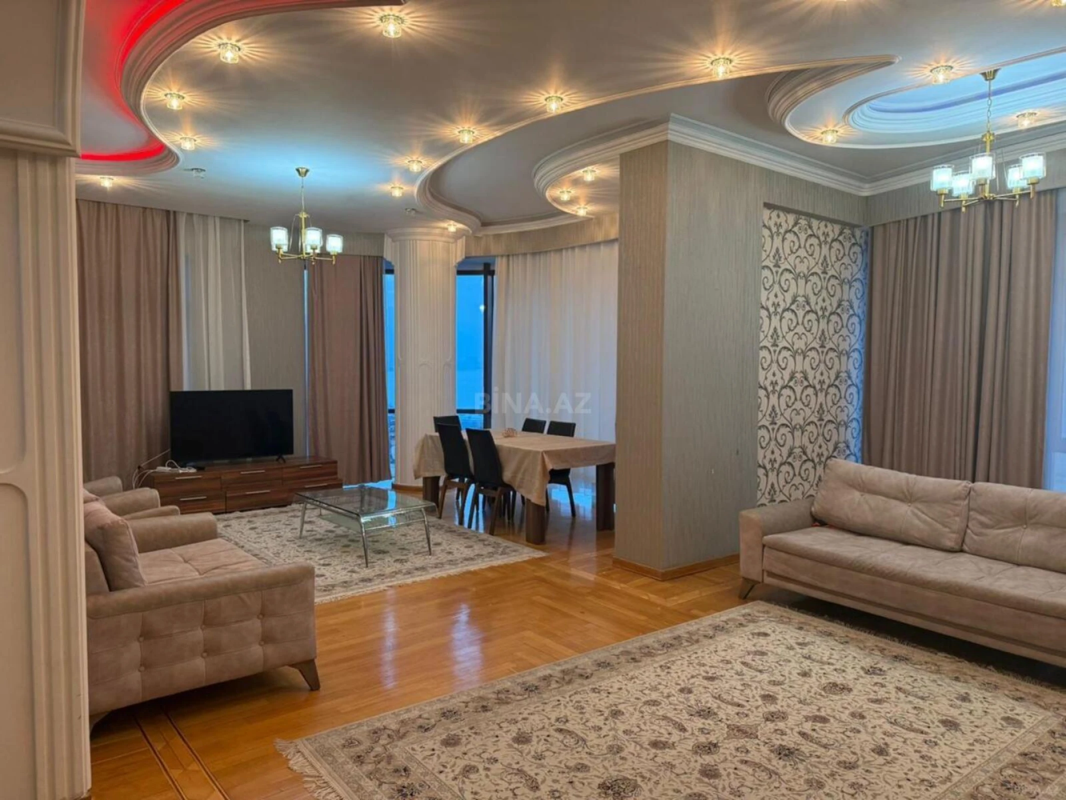 Kirayə verilir 4 otaqlı mənzil 220 m²