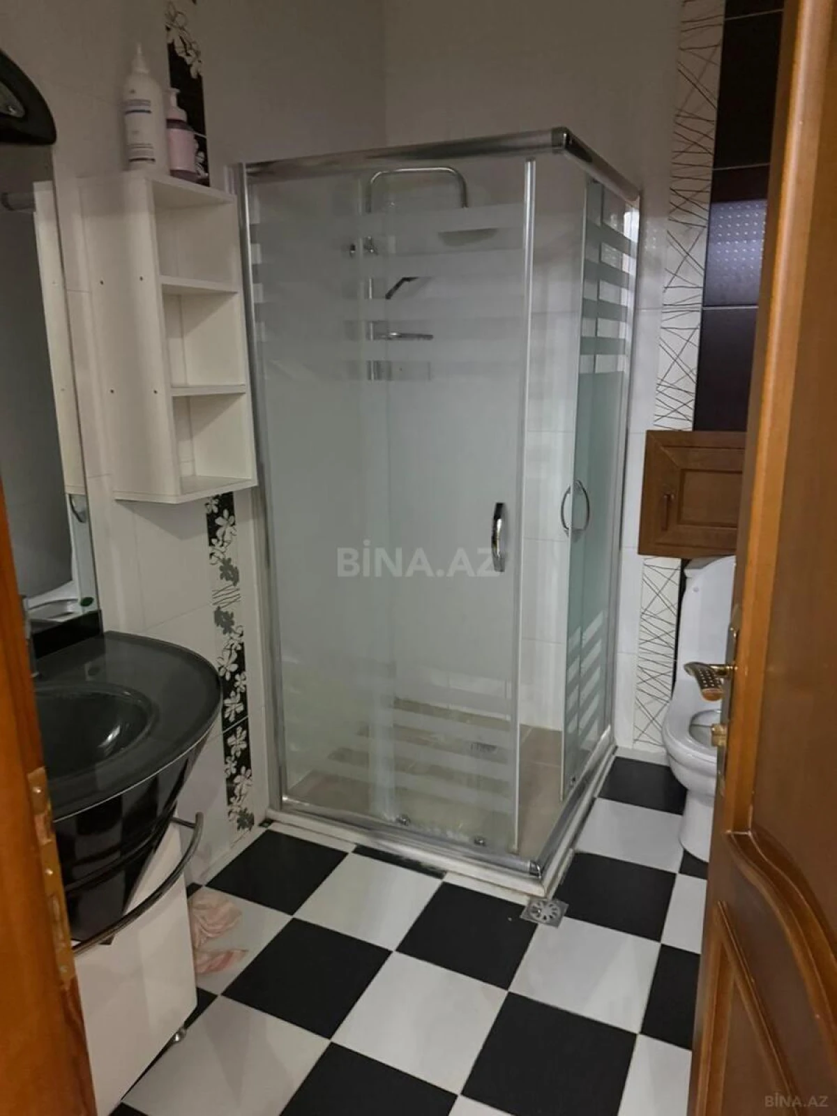 Kirayə verilir 4 otaqlı mənzil 220 m²