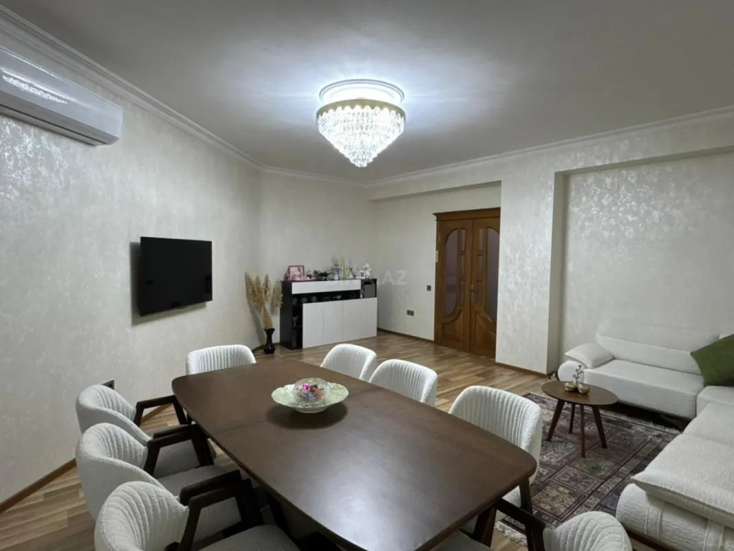 Satılır 3 otaqlı mənzil 120 m²