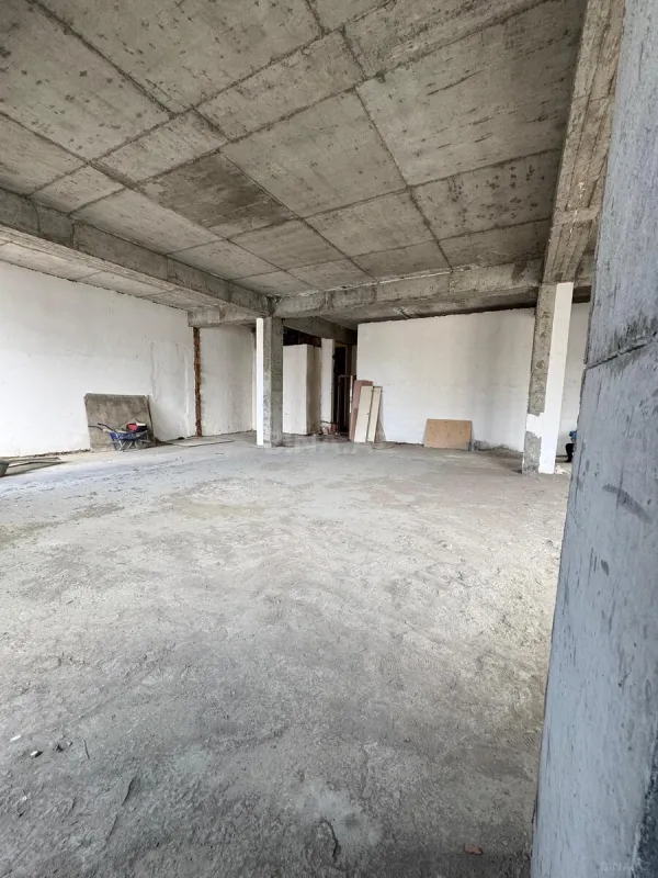 Satılır 4 otaqlı mənzil 150 m²