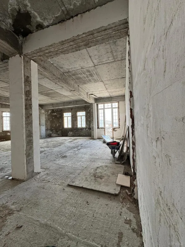 Satılır 4 otaqlı mənzil 150 m²