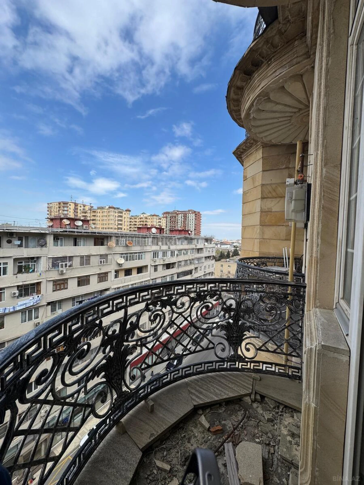 Satılır 4 otaqlı mənzil 150 m²