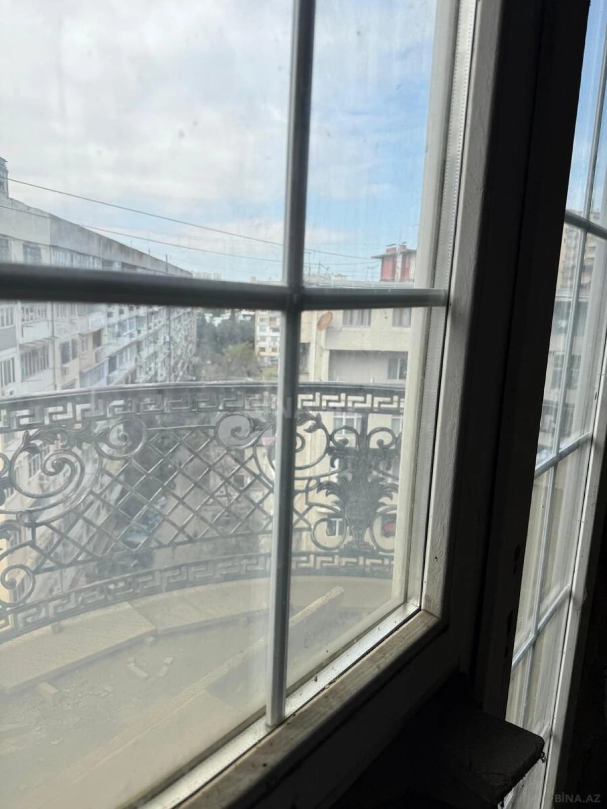 Satılır 4 otaqlı mənzil 150 m²