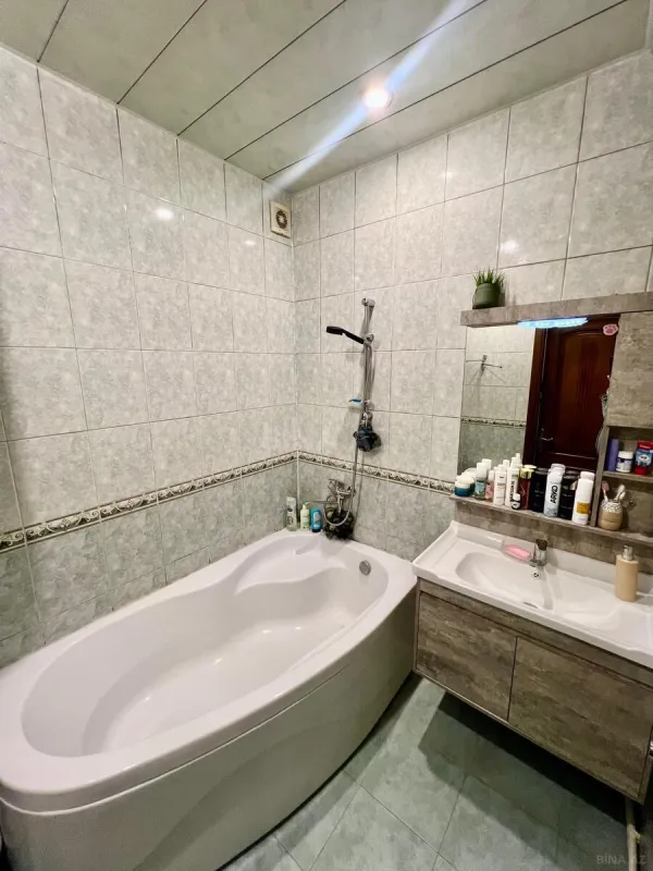 Satılır 2 otaqlı mənzil 95 m²