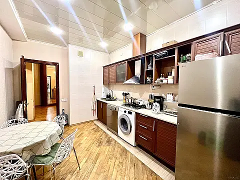 Satılır 2 otaqlı mənzil 95 m²