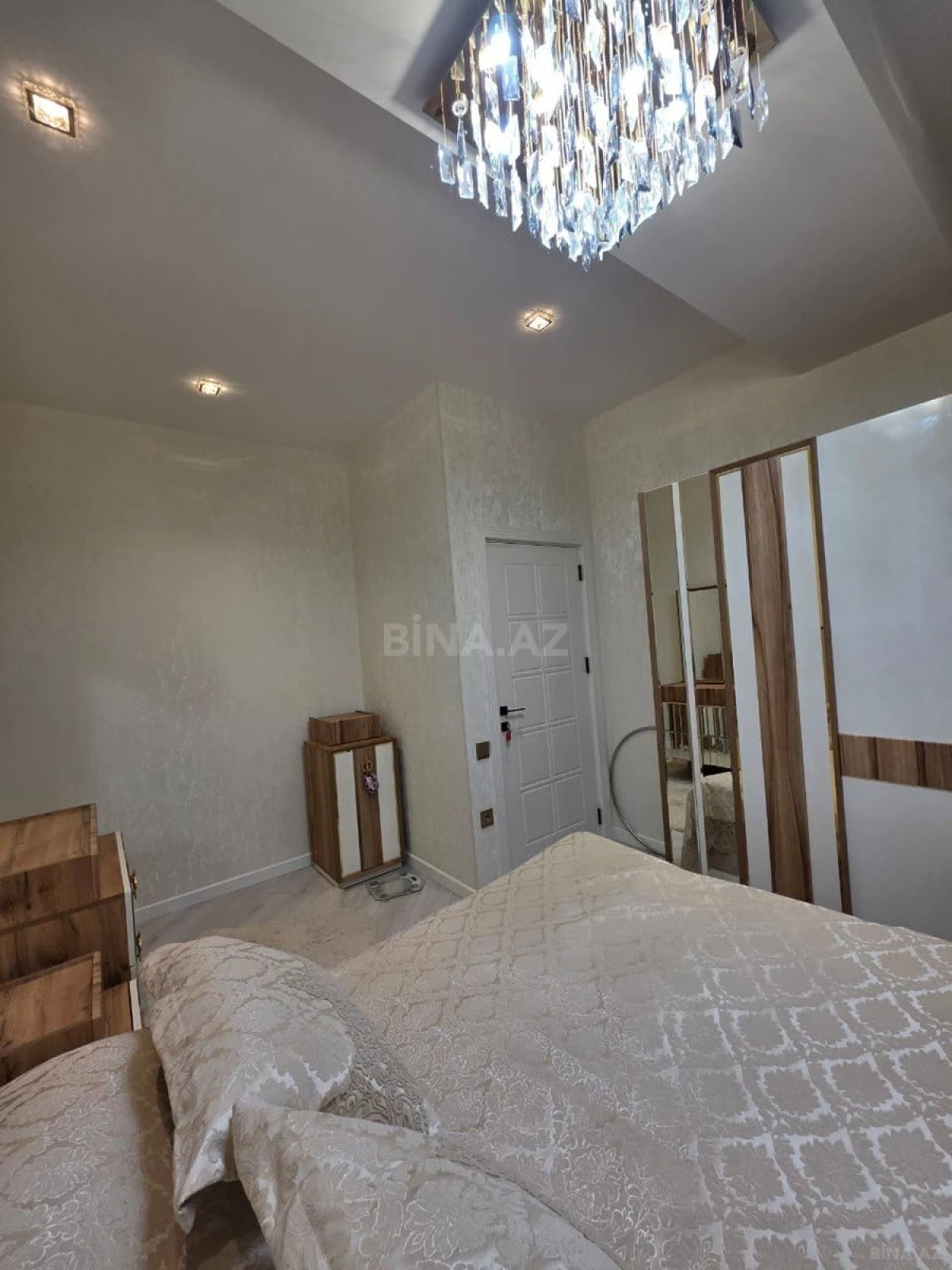 Satılır 2 otaqlı mənzil 62 m²