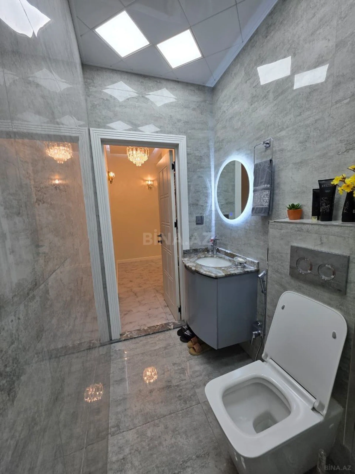 Satılır 2 otaqlı mənzil 62 m²