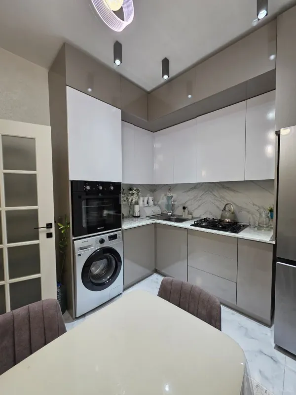 Satılır 2 otaqlı mənzil 62 m²