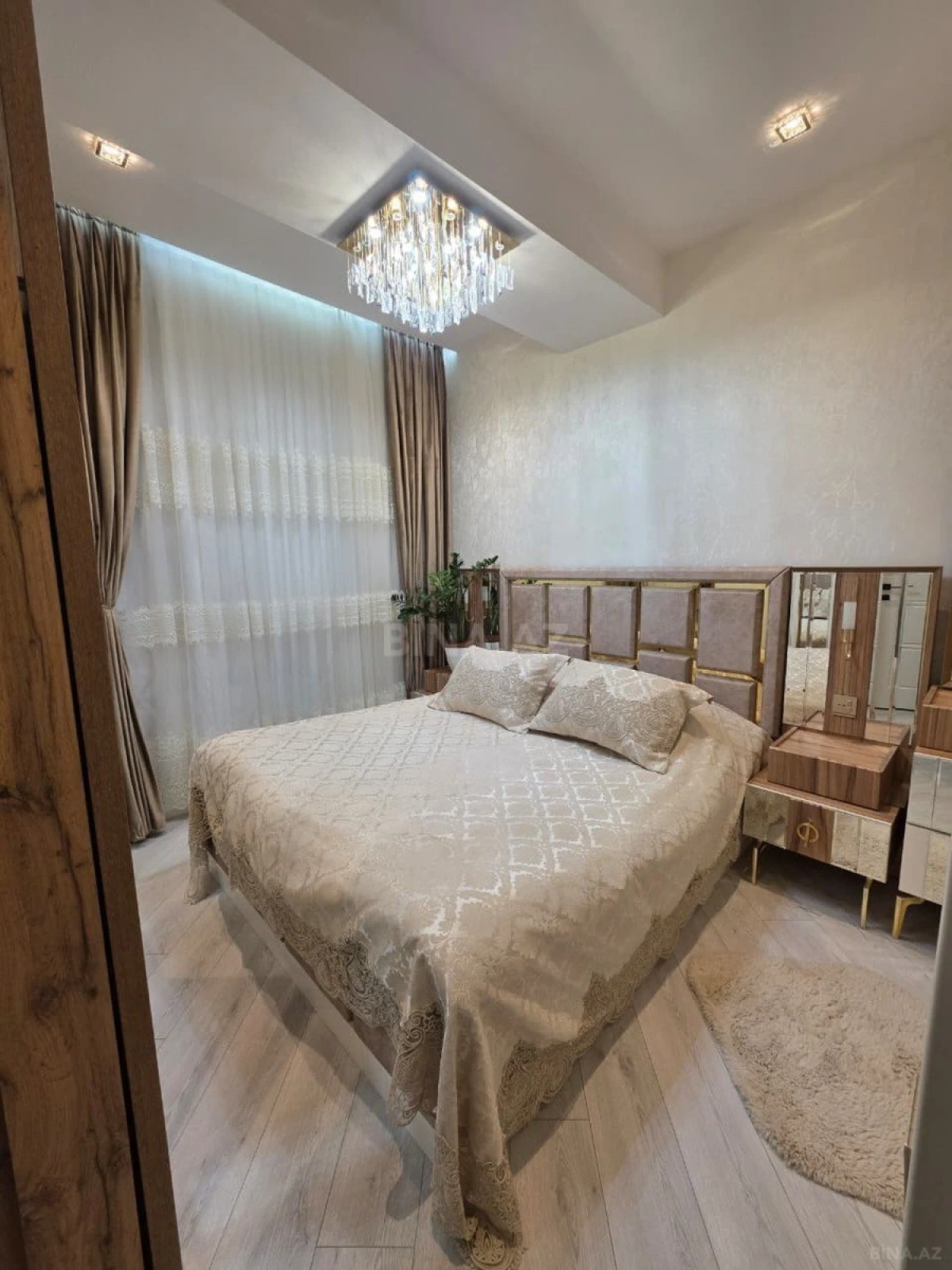 Satılır 2 otaqlı mənzil 62 m²