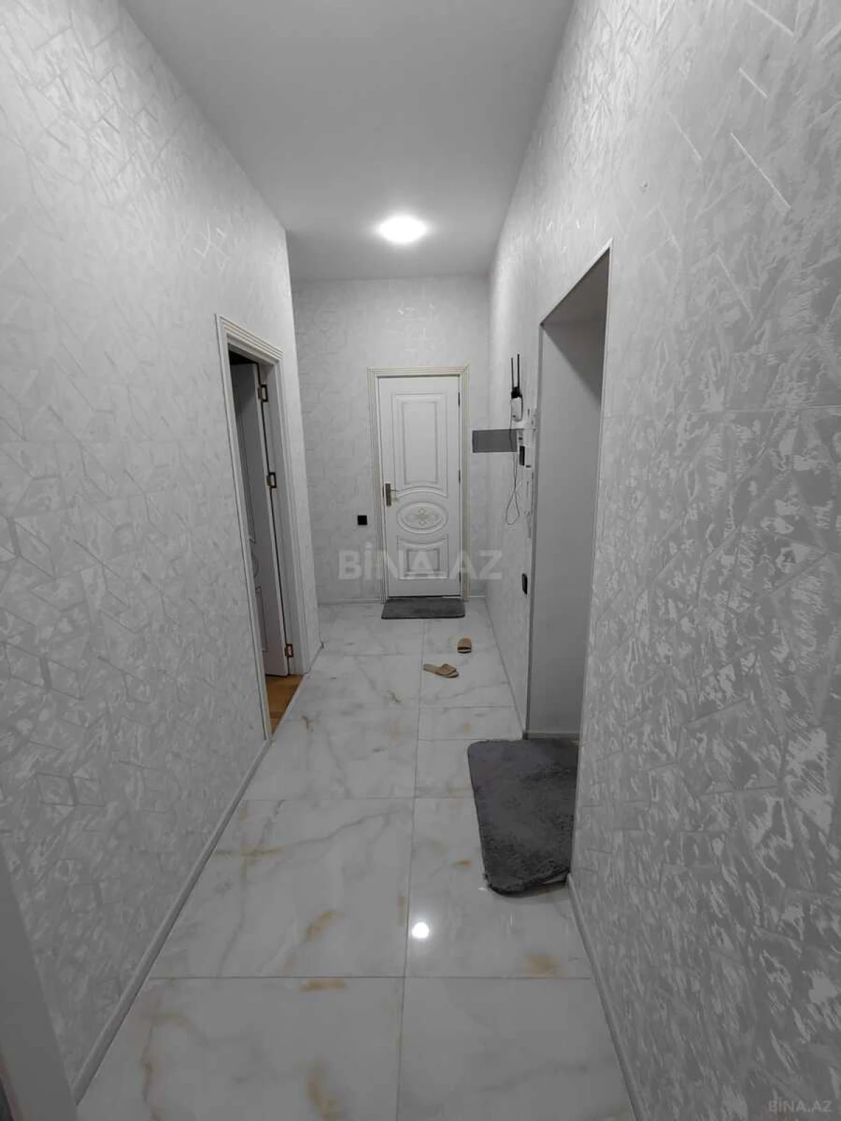 Satılır 2 otaqlı mənzil 67 m²