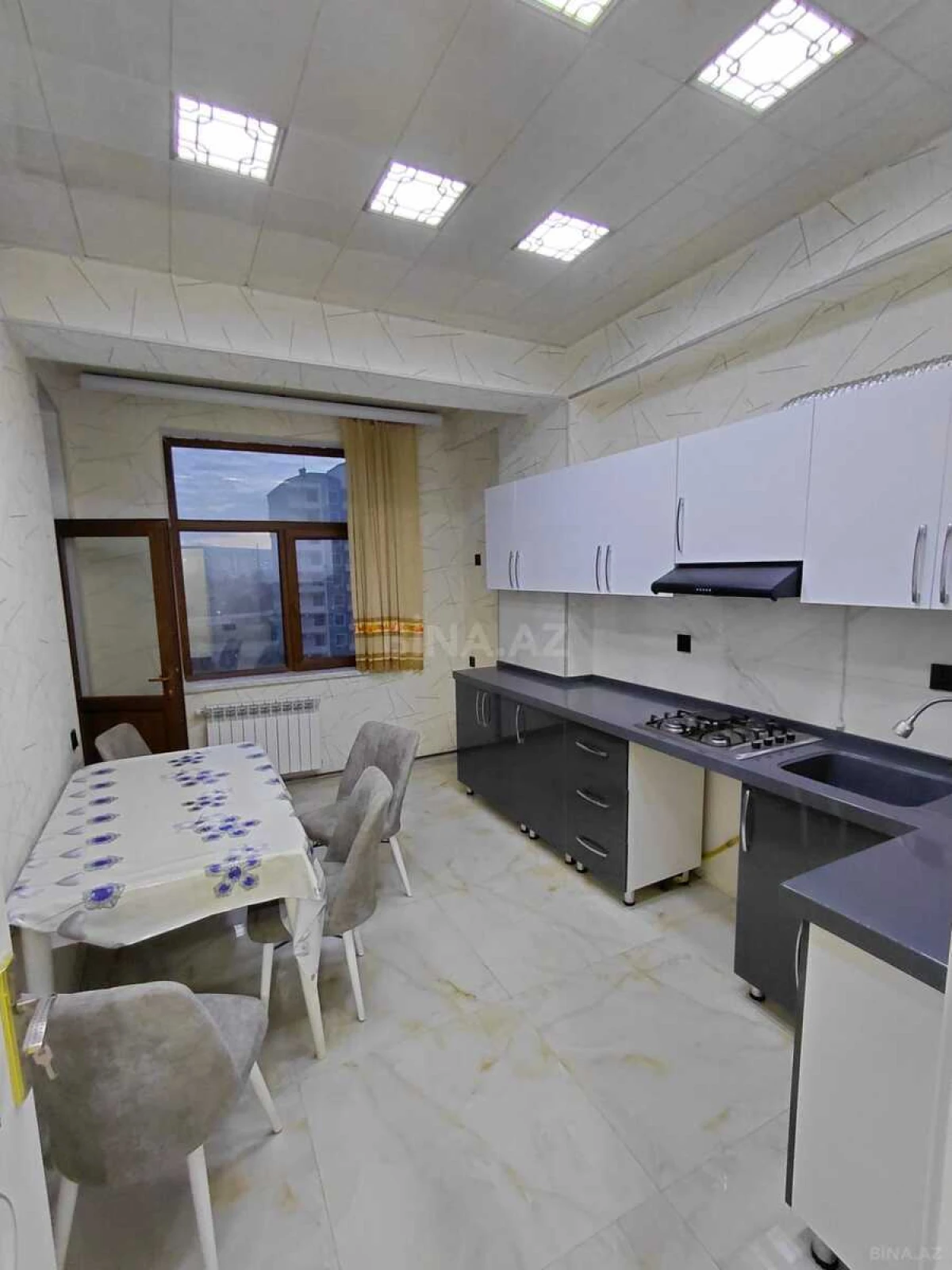 Satılır 2 otaqlı mənzil 67 m²