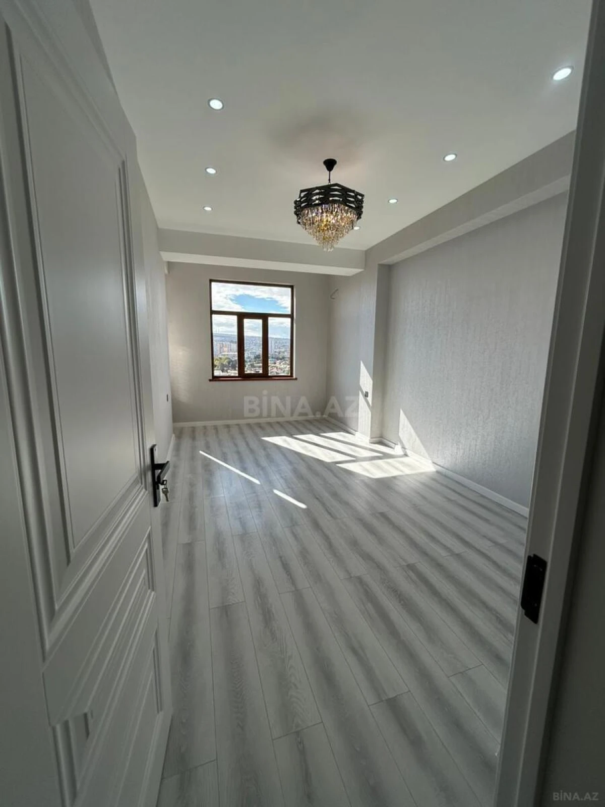 Satılır 2 otaqlı mənzil 57 m²
