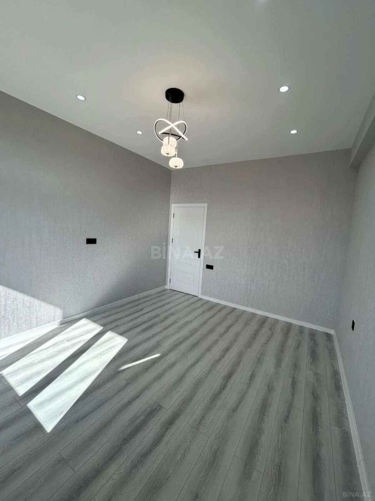 Satılır 2 otaqlı mənzil 57 m²