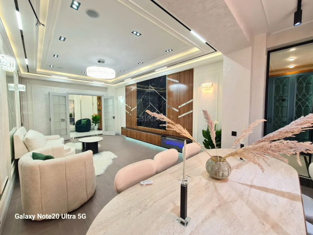 Satılır 3 otaqlı mənzil 160 m²