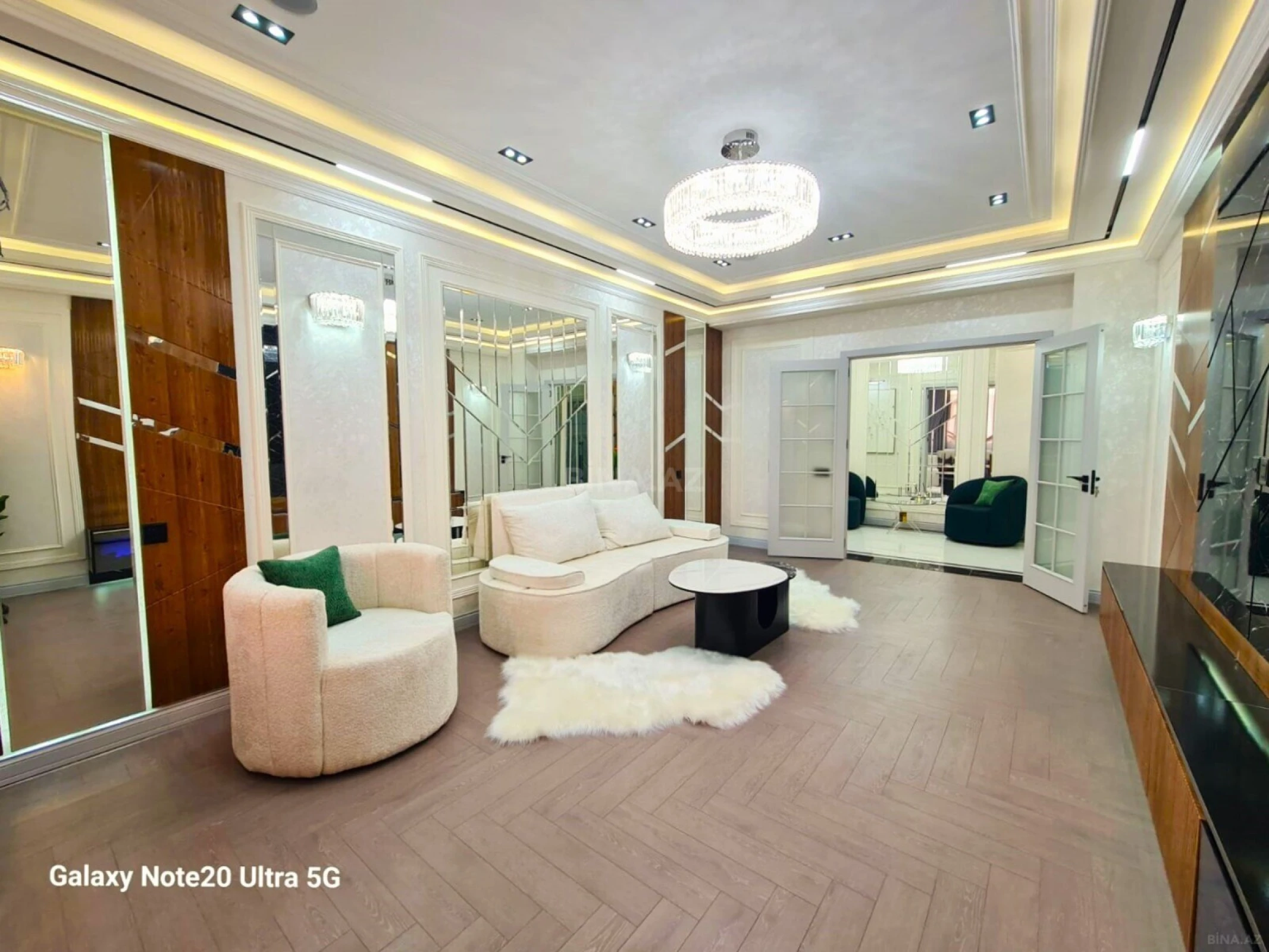 Satılır 3 otaqlı mənzil 160 m²