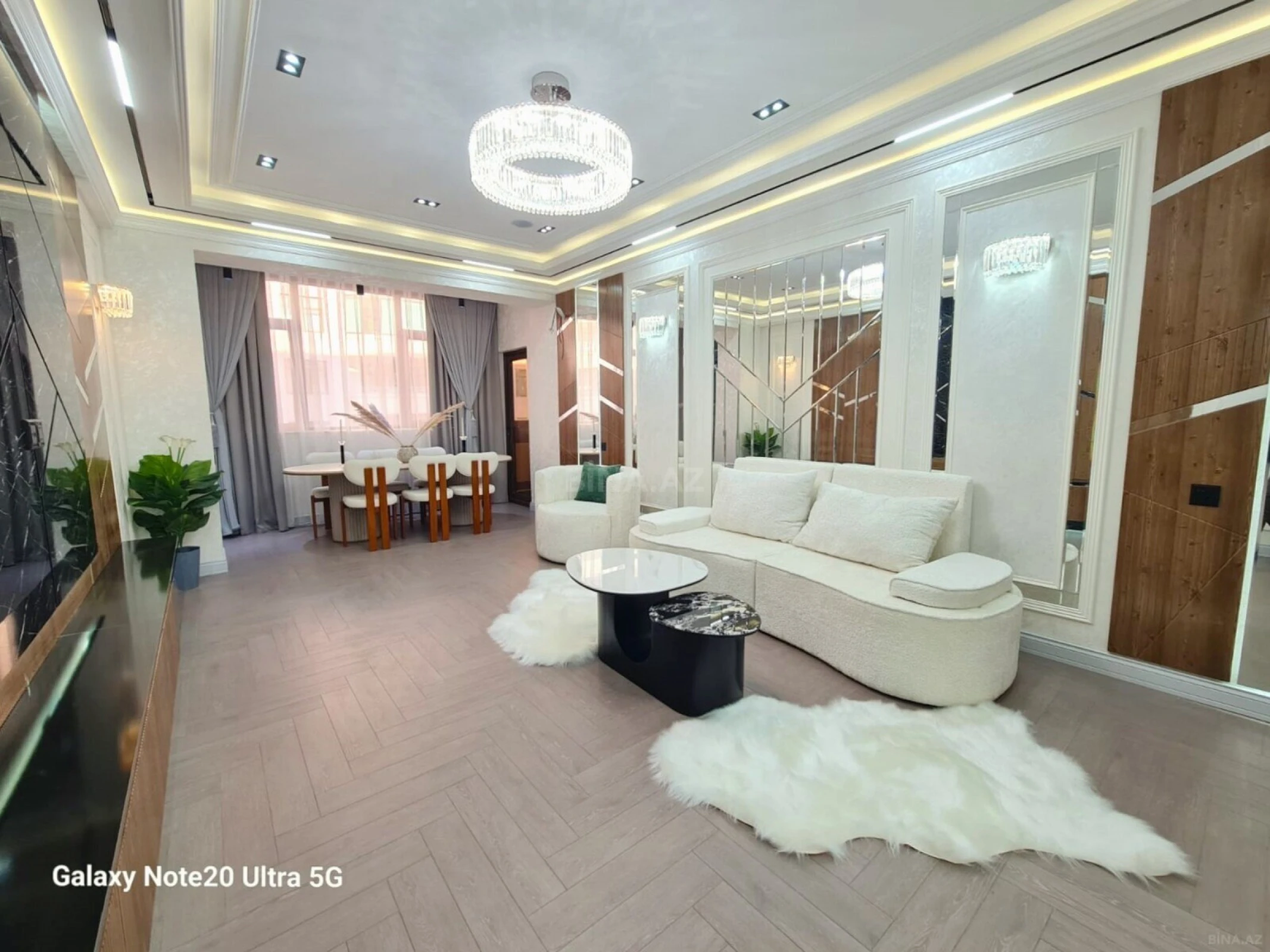 Satılır 3 otaqlı mənzil 160 m²