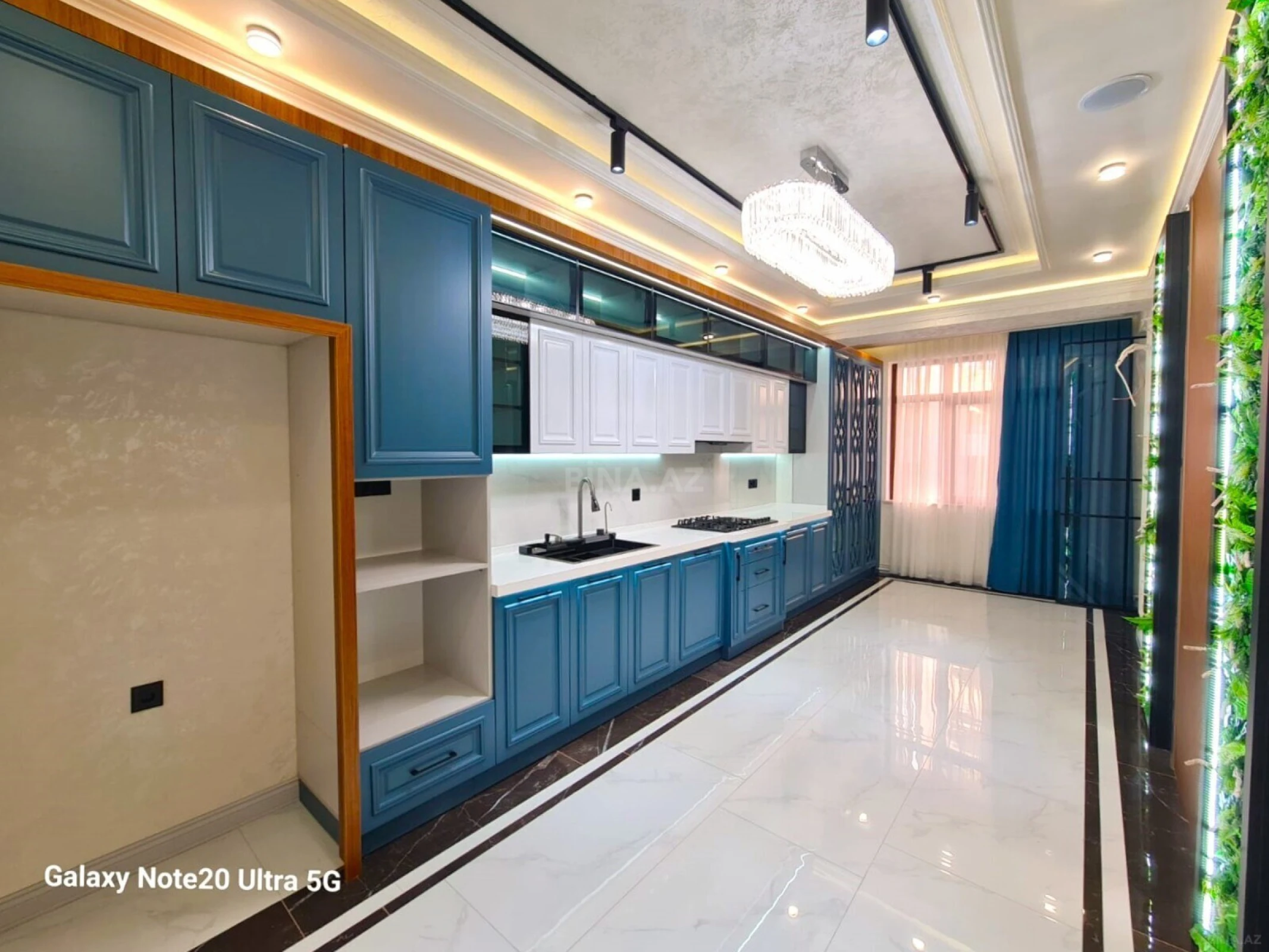 Satılır 3 otaqlı mənzil 160 m²